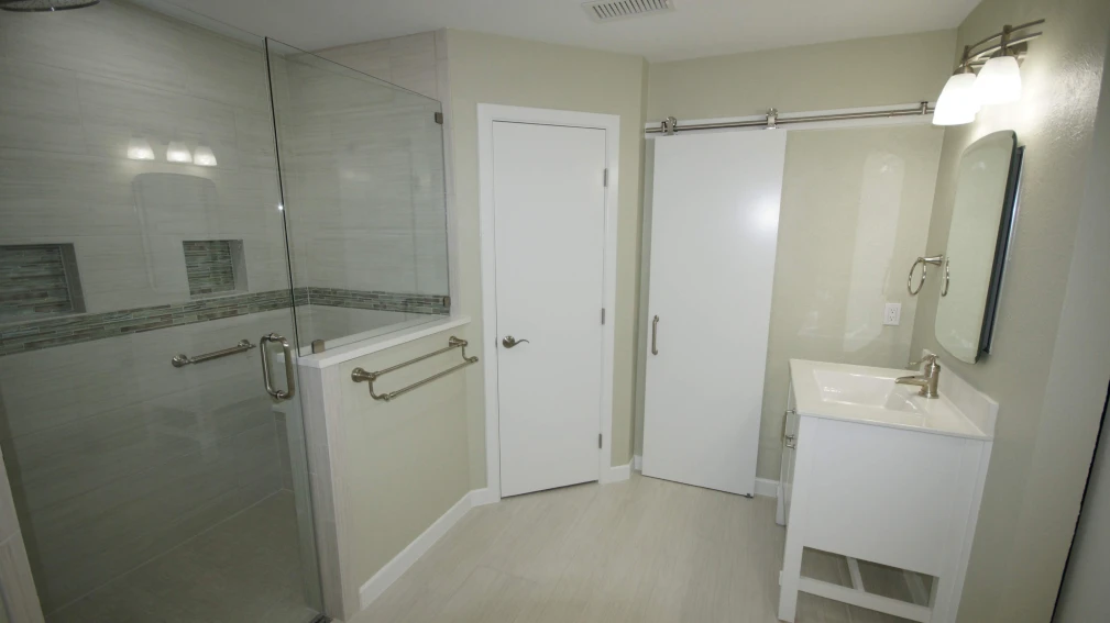 Small bathroom remodeling